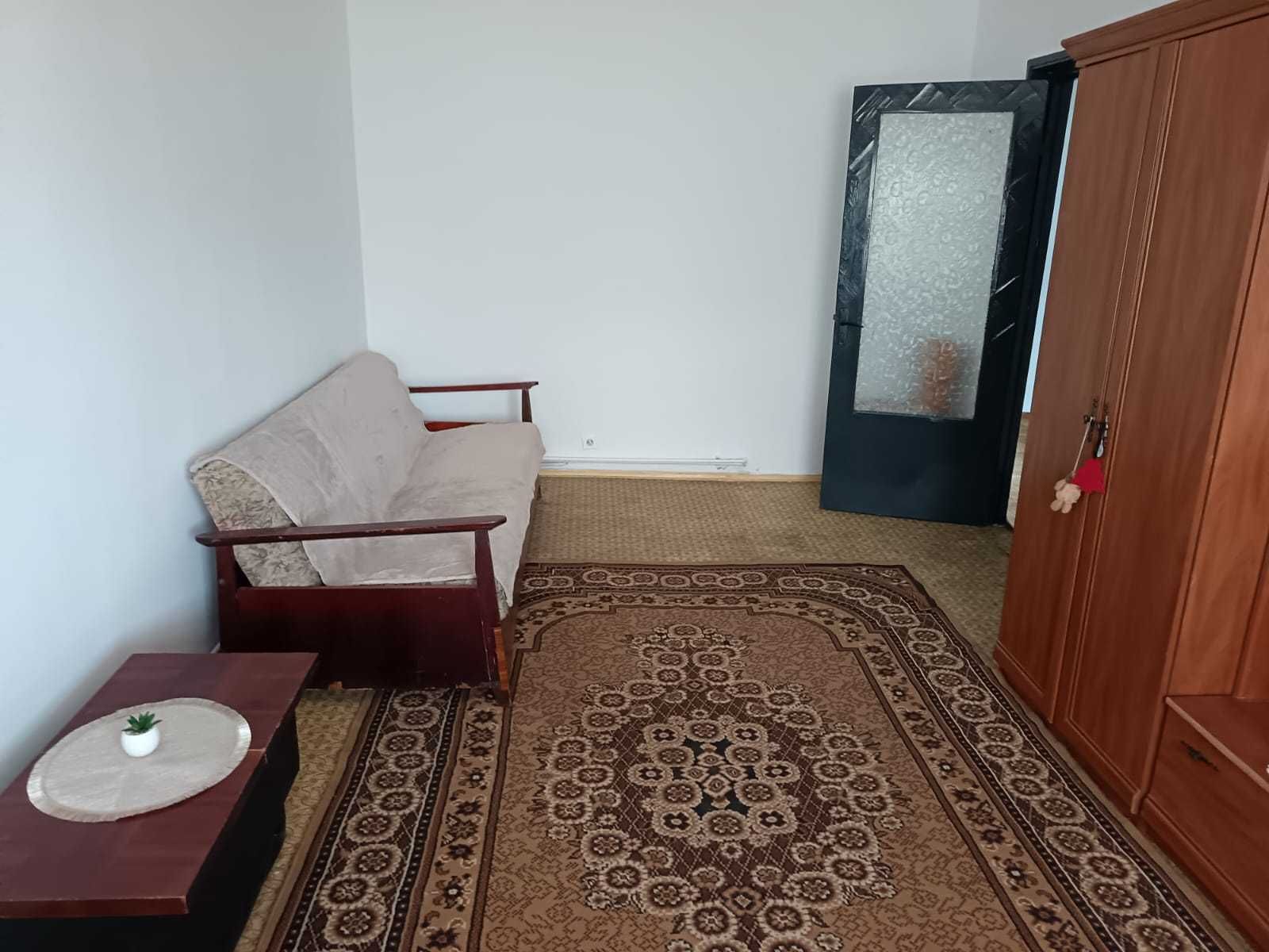 Închiriez apartament