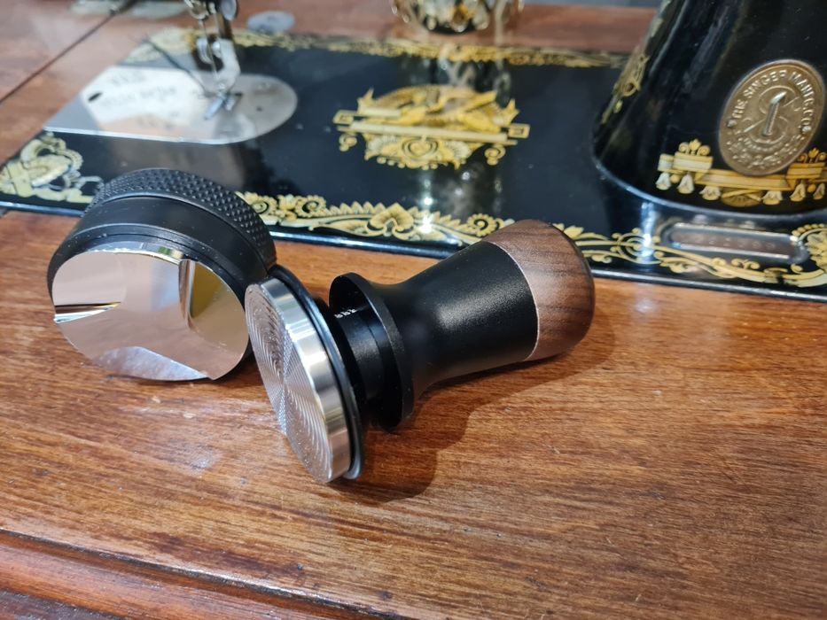 Продавам бариста комплект тампер и дистрибутор за еспресо 53мм