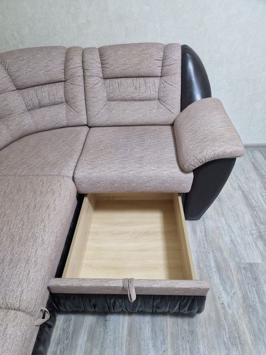 Продам угловой диван в отличном состоянии