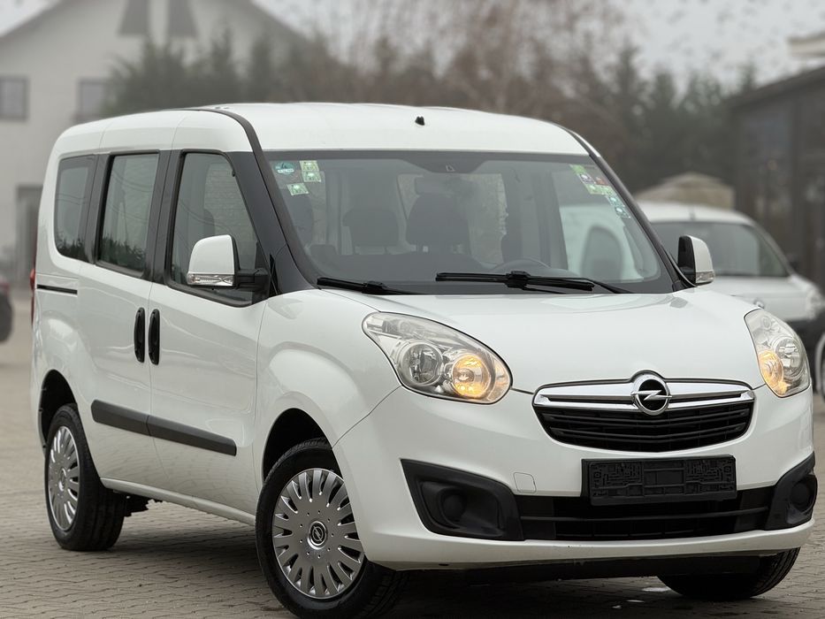 Vand opel combo 2012 1.4 benzina