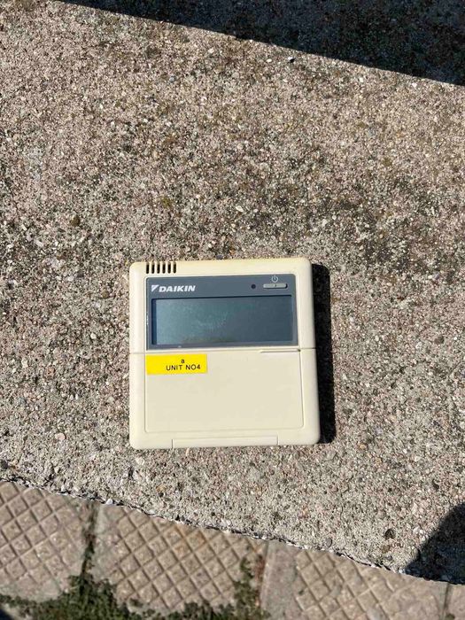 Продава се климатик дайкин RZQSG125L8V1B