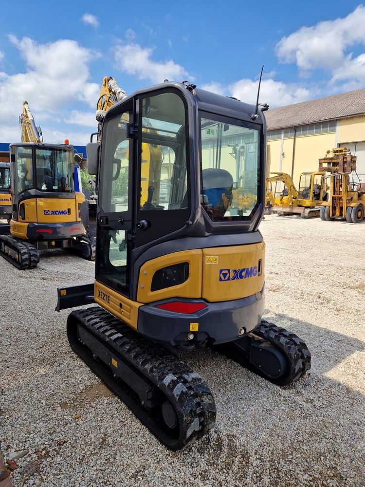 Vand sau schimb Miniexcavator XCMG motor KUBOTA an 2024