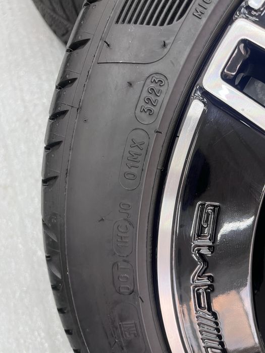 Roti mercedes amg r18