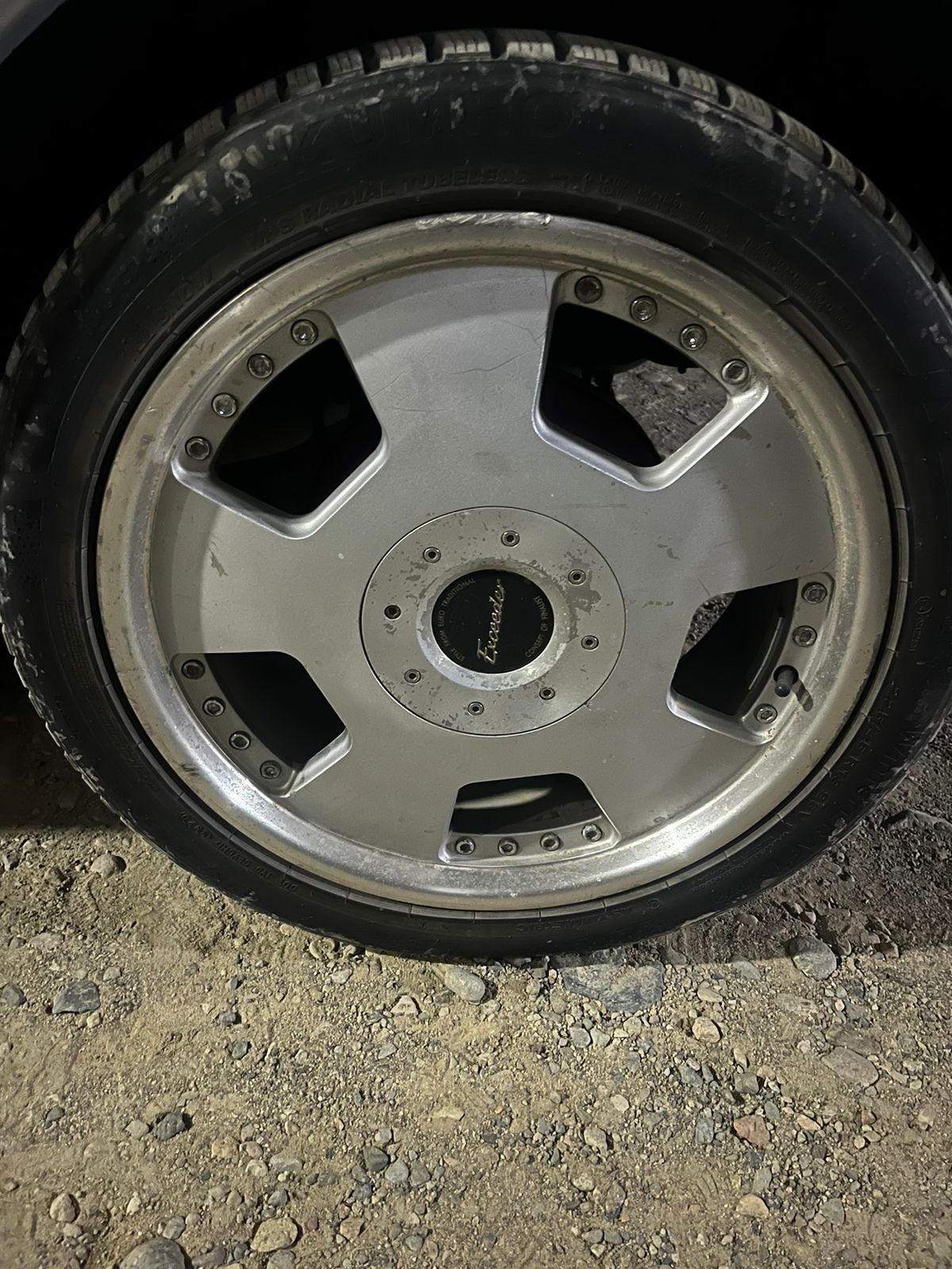 Диски R18 стоит на
