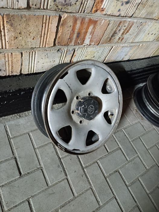 Металлические диски для Тойота