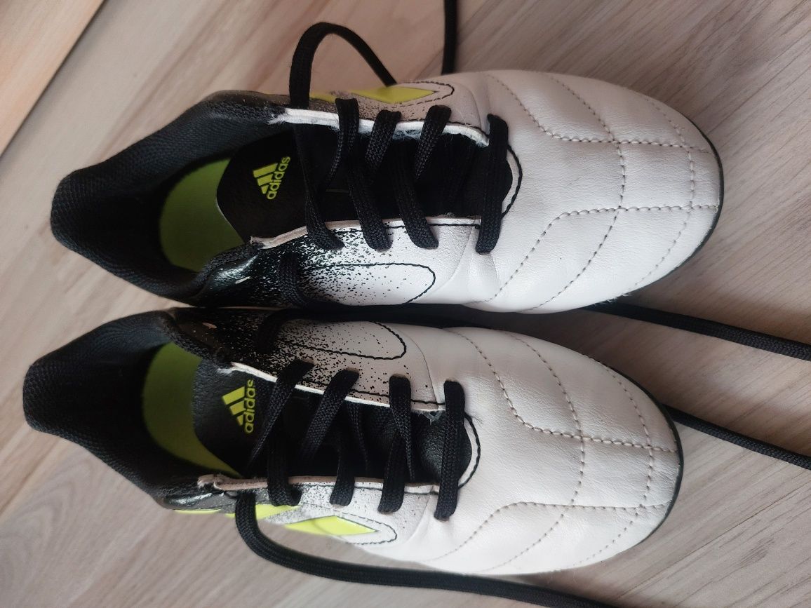 Детски бутонки adidas