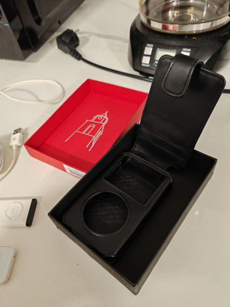 Vând iPod Classic 160 GB ultima generație