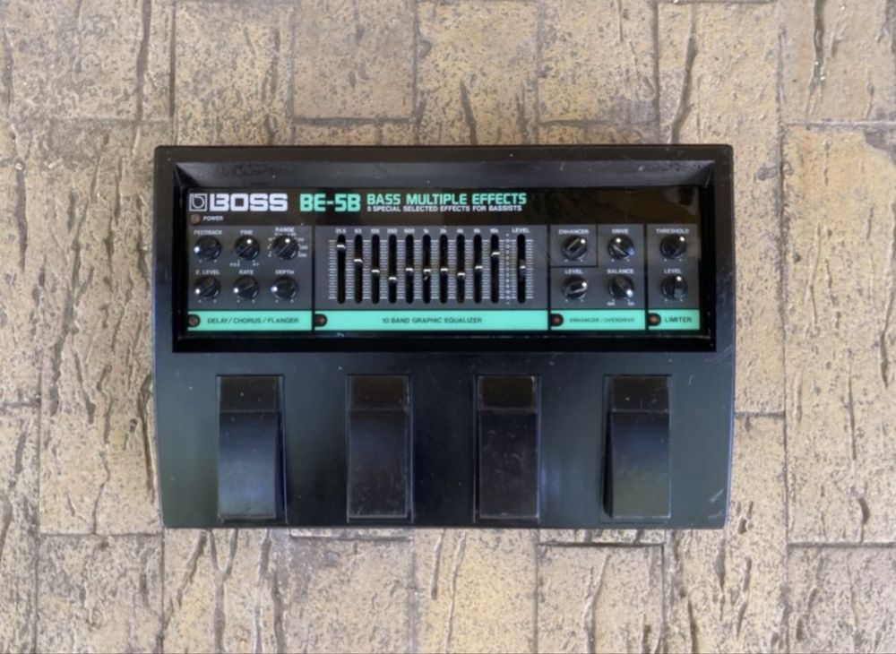 Boss ME6 B procesor efecte chitara bass