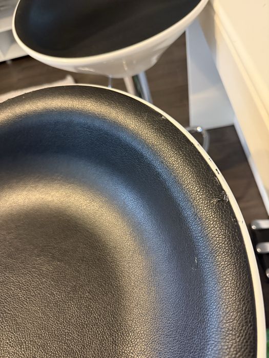 Scaune bar 2 bucati-100 lei/ buc