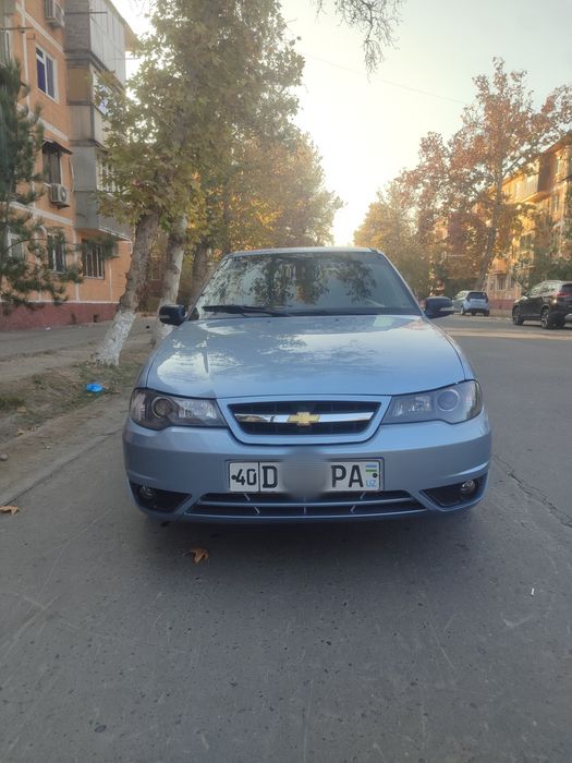 Нексия 2  Сонс гибрит матор лукс-кандисанер 2014 йил 320минг юргани  к