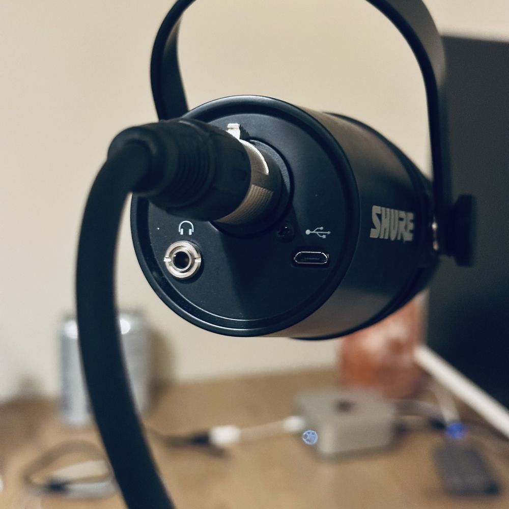 Shure микрофон (само тяло) + RØDE PSA1 стойка за микрофон