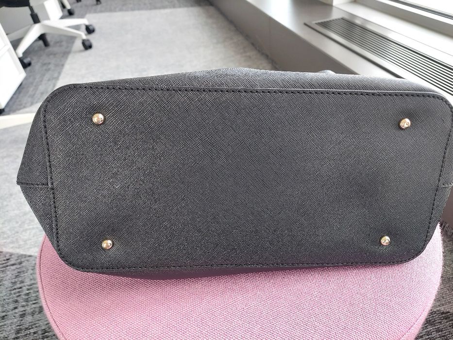 Дамска чанта Guess