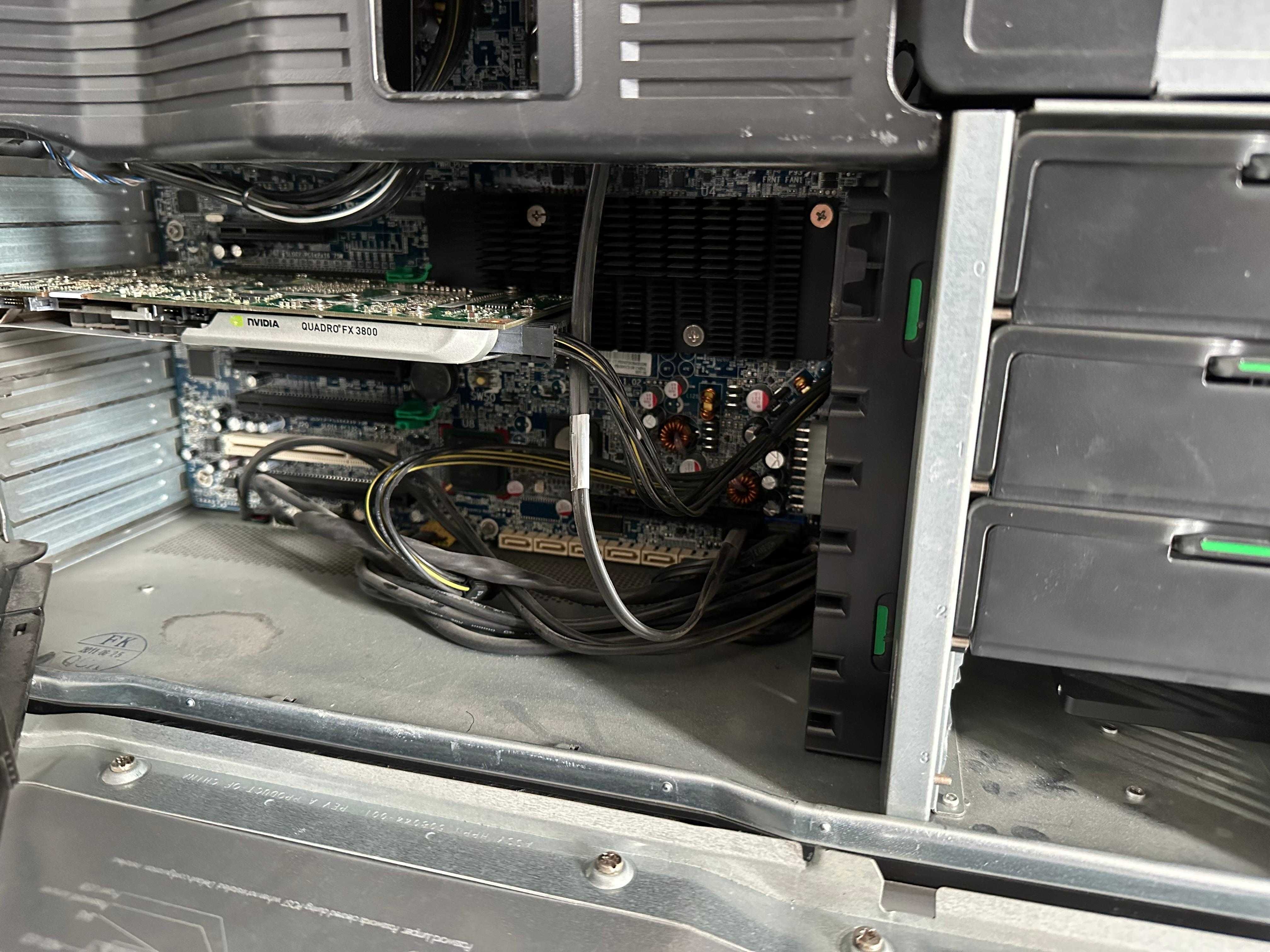 Desktop HP Z800 pret 600lei functioneaza fara probleme.