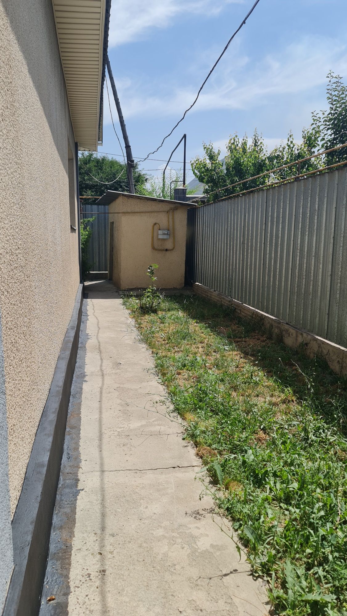 Продам дом и общежитие на одном участке