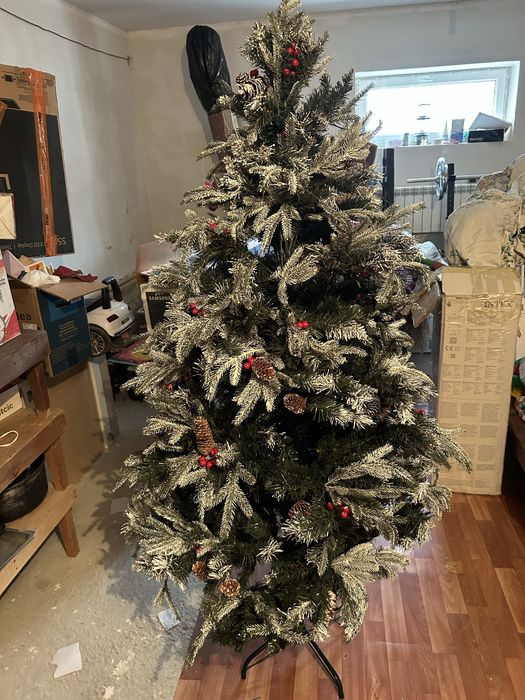 Елка искуственная