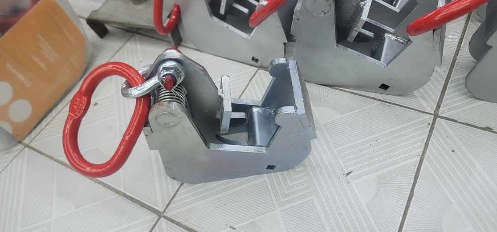 Захват 1.5 т, Захват для Опалубки, Захват для крана, Zaxvat, 850 000