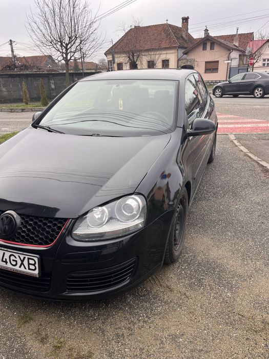 Vând Golf v 1.4mpi Pachet GTI