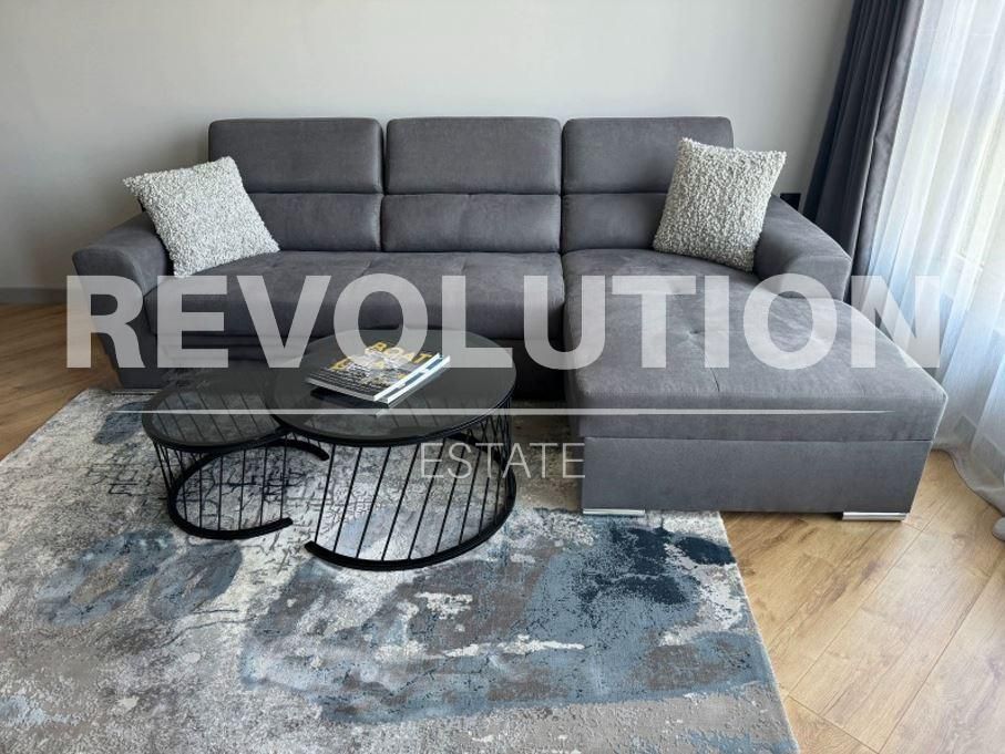 Дава се под наем Двустаен апартамент в Варна, Бриз - 74 кв.м за 1000 € - Снимка #2