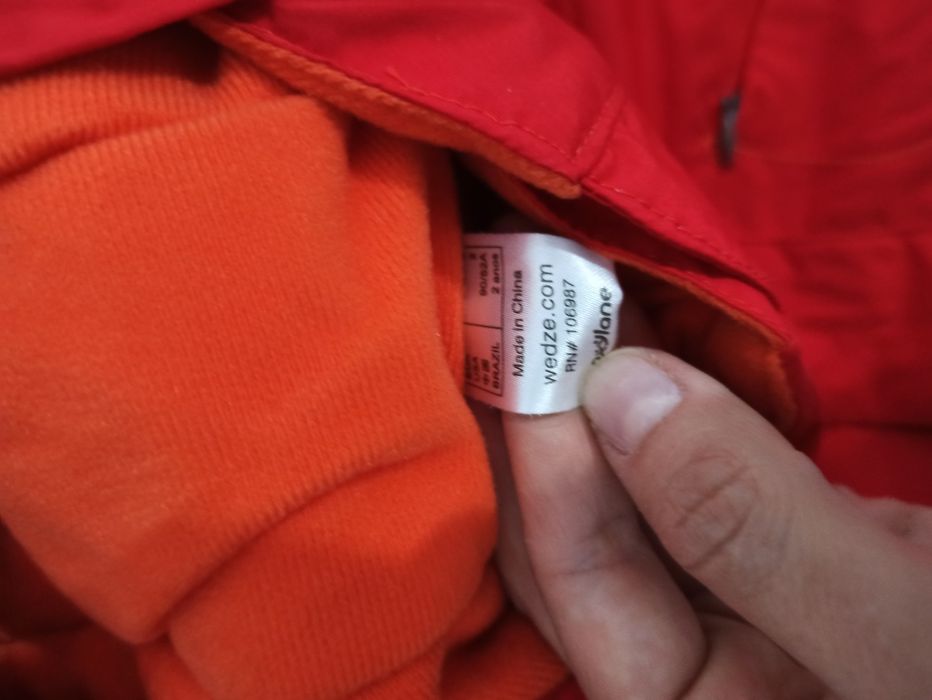 Costum pentru ski