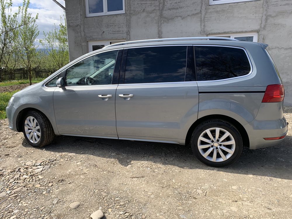 Vând Volkswagen Sharan