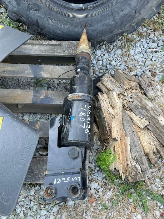 Con despicator de lemne hidraulic pentru miniexcavator