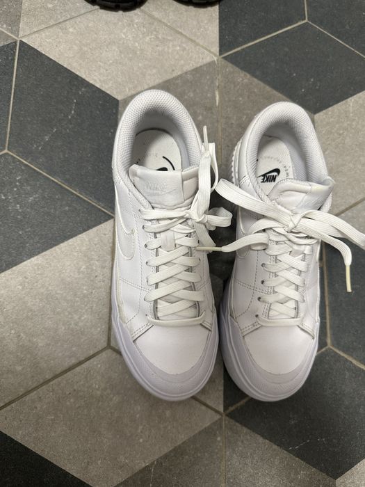 Дамски кожени кецове Nike