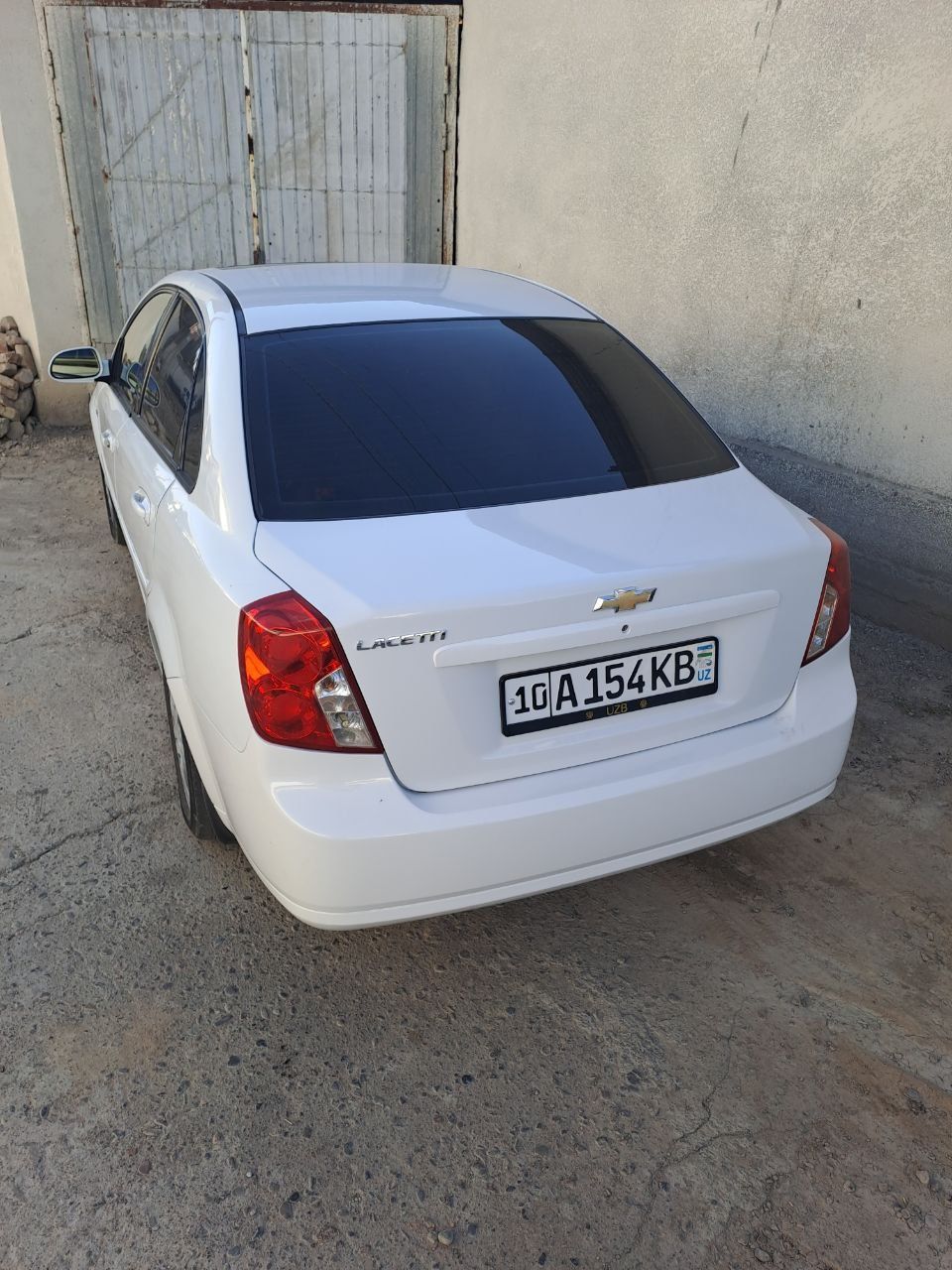 lacetti sotiladi