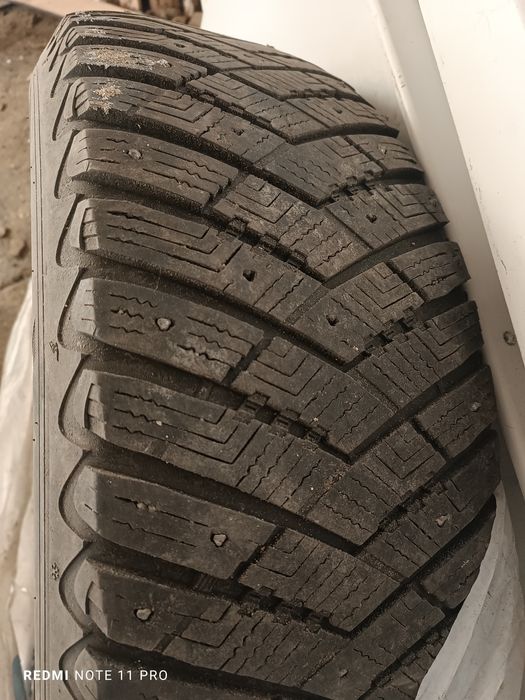 Продам 4 зимних шины