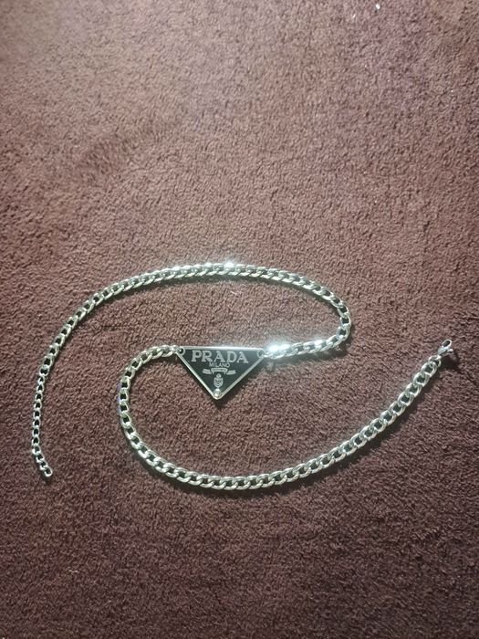 Lanțișor Prada Conditie Perfecta
