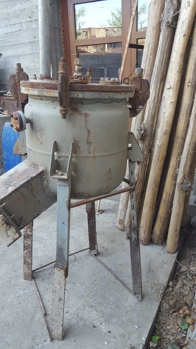 продаю реактор эмалированный 100 л.