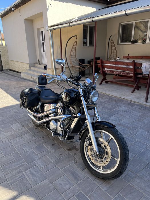 Vand sau schimb Honda Shadow 1100