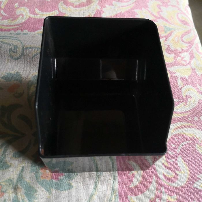 Vând.     tavita zaț