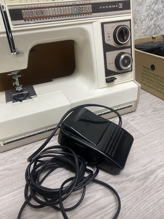 Продам швейную машину Janome