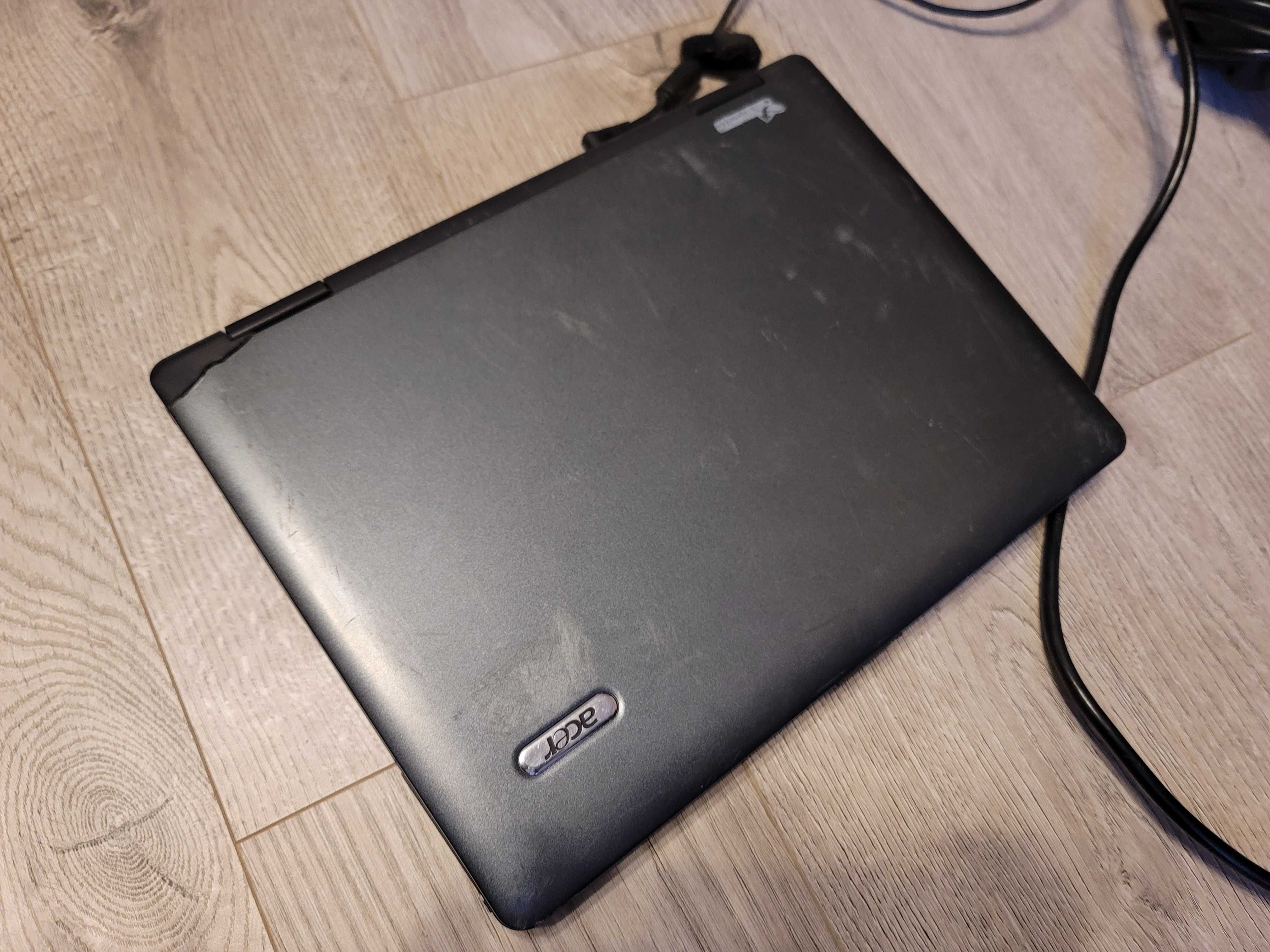 Laptop vechi Acer Extensa 5620Z.