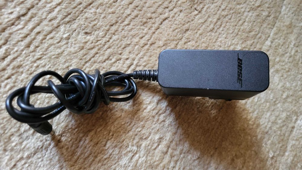BOSE Incarcator 12V-1.35A fuctional