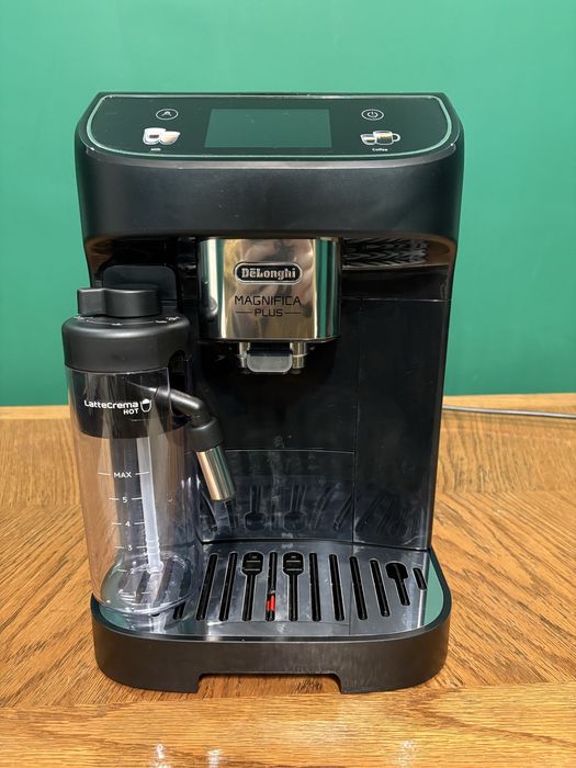 Vând Espressor De’Longhi Magnifica Plus ECAM 320.60.B