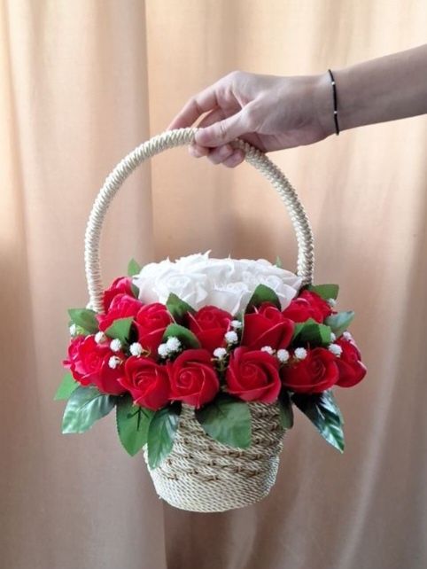 Корзинка  розы из мыла
