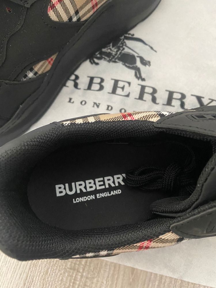 Adidasi Burberry Calitate premium