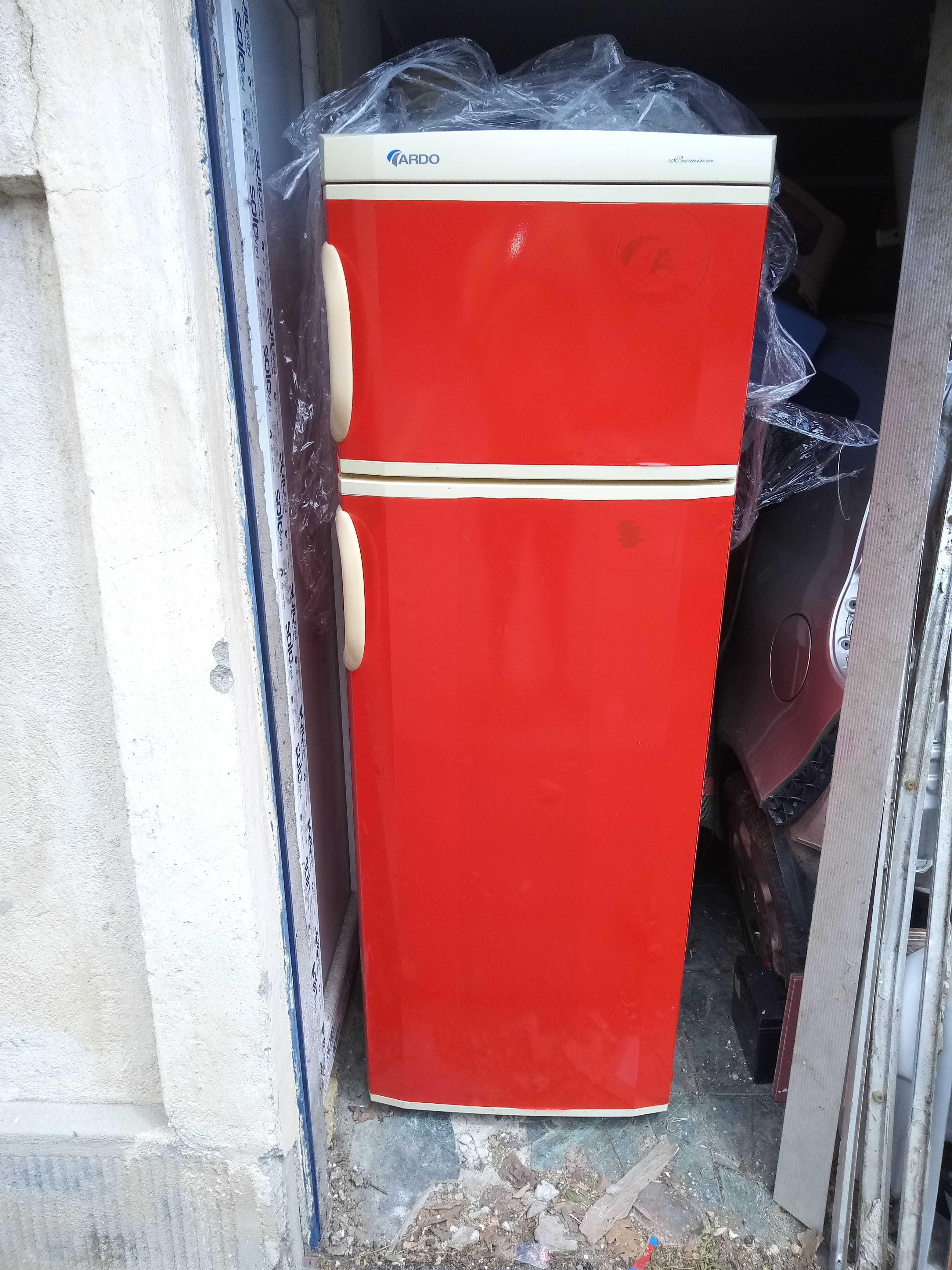 Vând frigider Ardo Premium pt piese