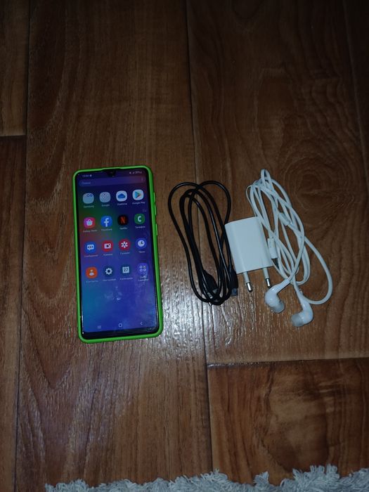 Продам срочно сотку модель самсунг а31