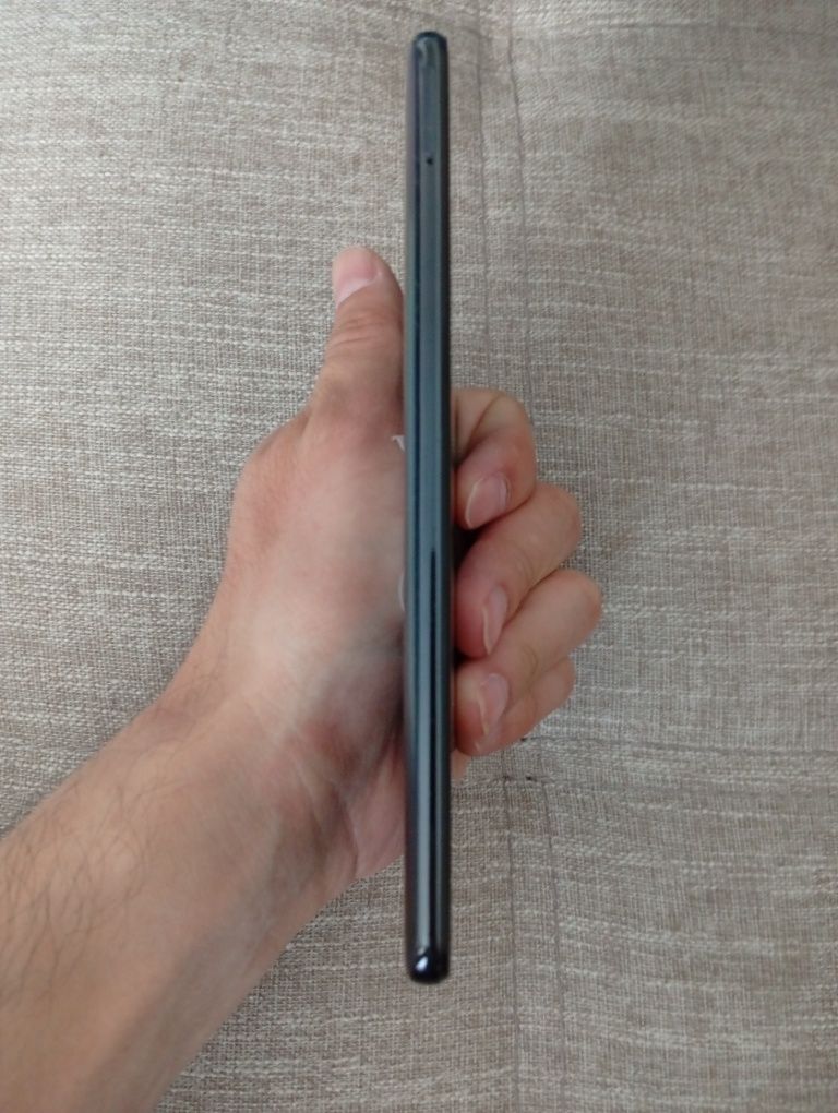 Продается почти идеальный Samsung Galaxy A50 (в макс. комплектации)