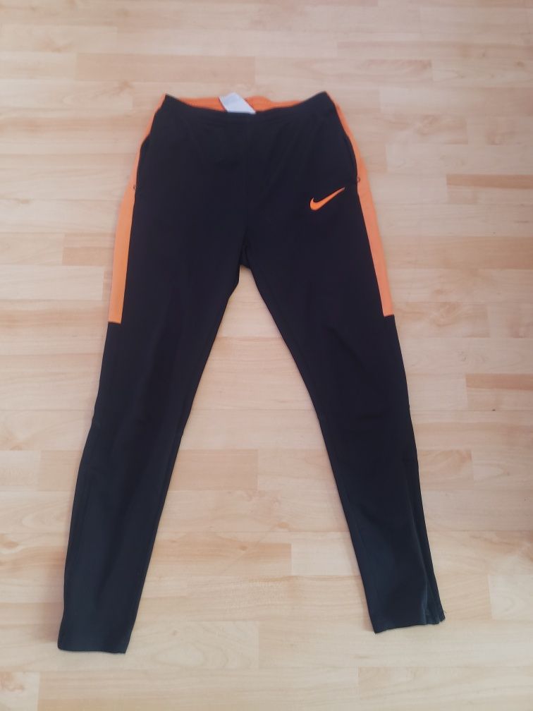 Оригинален екип Nike Dri-Fit S