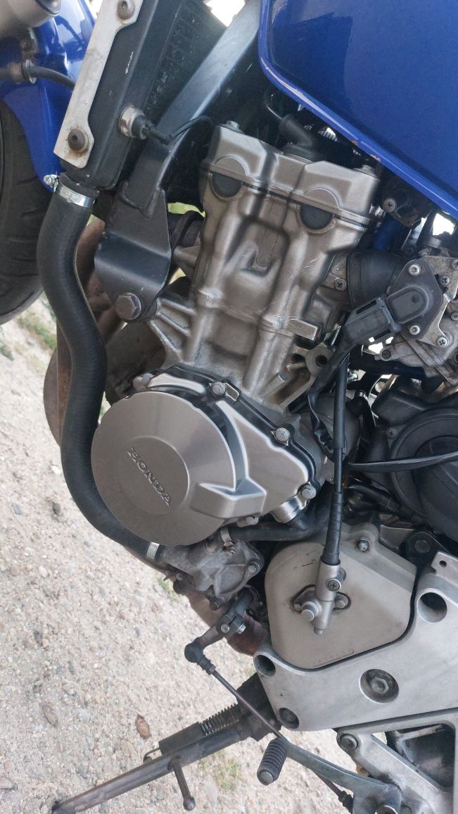 Vând Honda hornet