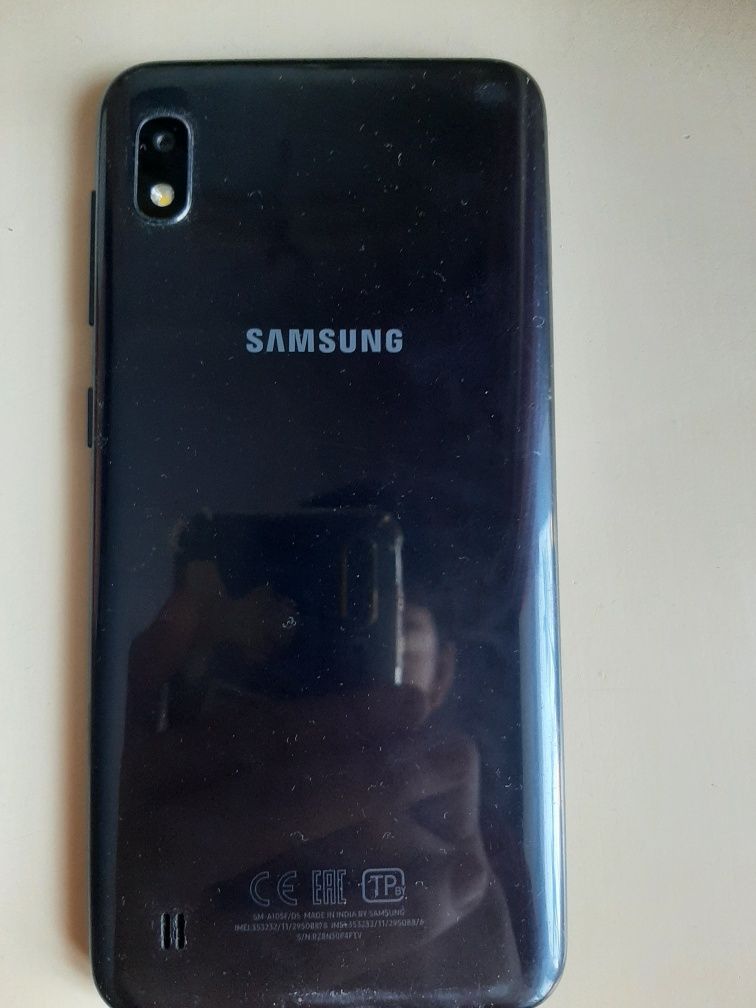 Samsung A10 в чёрном цвете