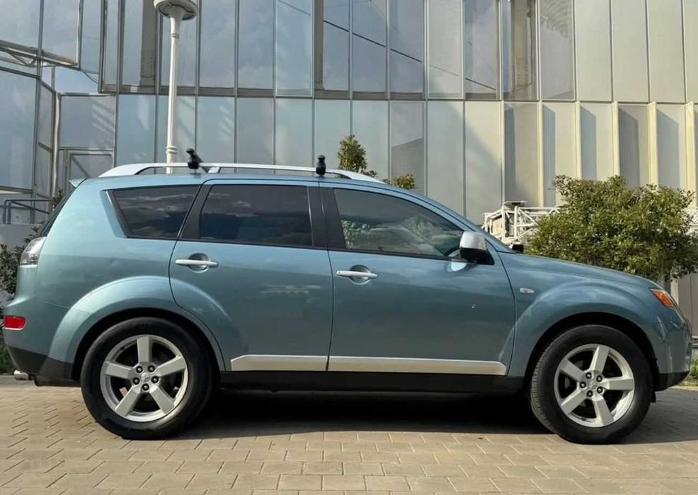 Mitsubishi outlander 2.2 di-d instyle - 2008