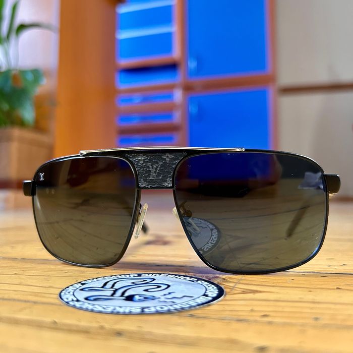 Louis Vuitton Aviator Sunglasses Z1110E