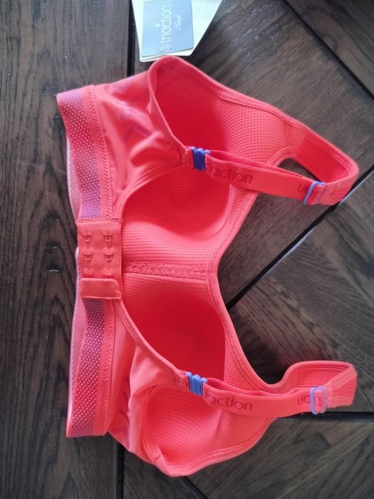 Sutien/Bustiera noua Triumph Triaction 70D