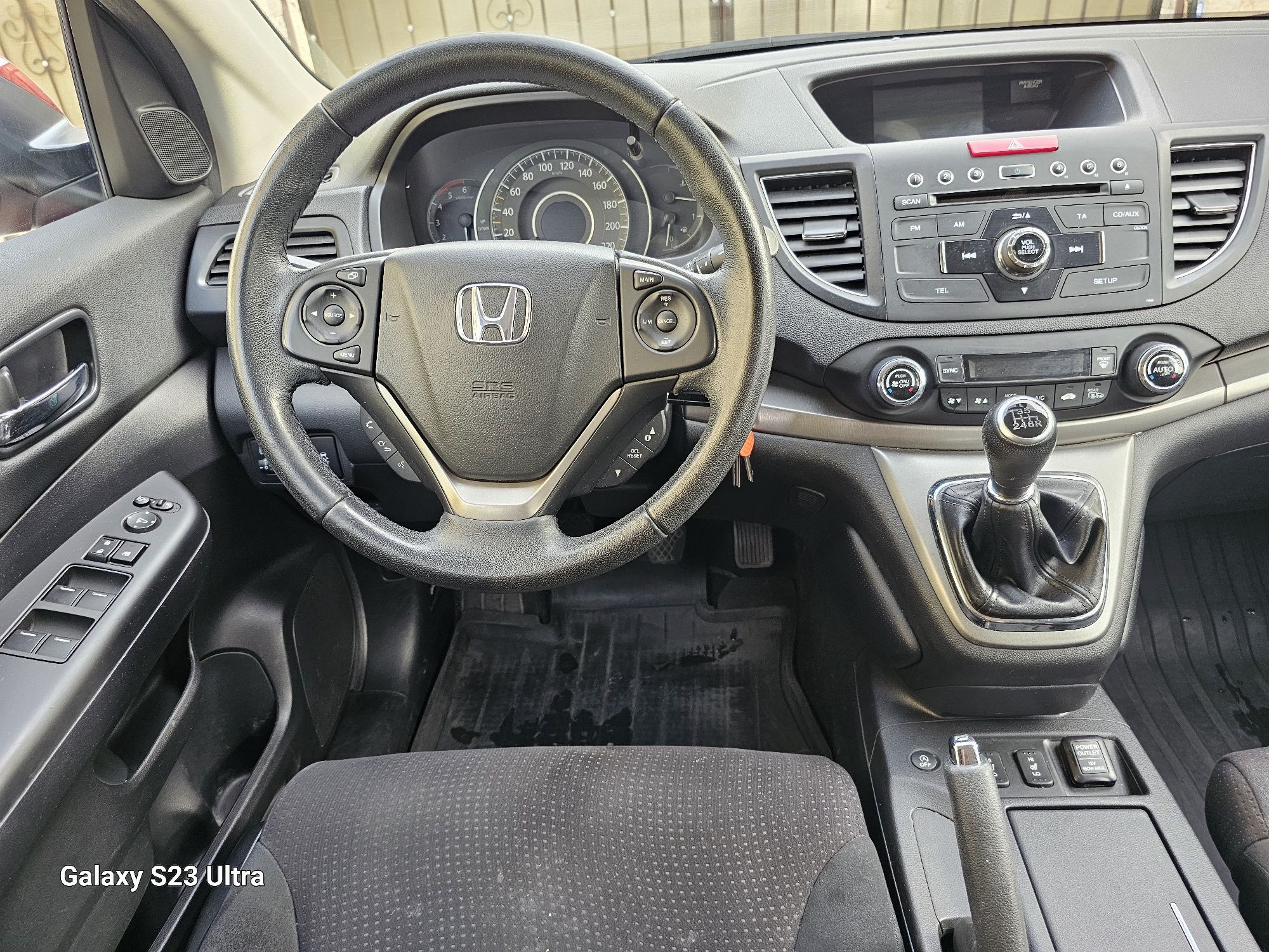 Vand Honda CR-V 2014 unic proprietar parcata doar în parcare subterana