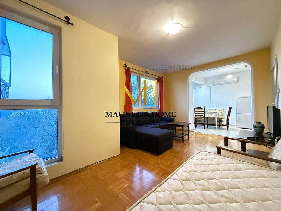 Приветлив двустаен апартамент до Руската гимназия в ж.к. Лазур