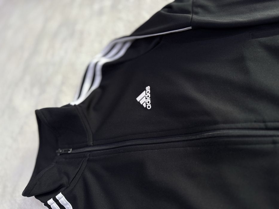 Спортно яке на ливерпул и адидас XS